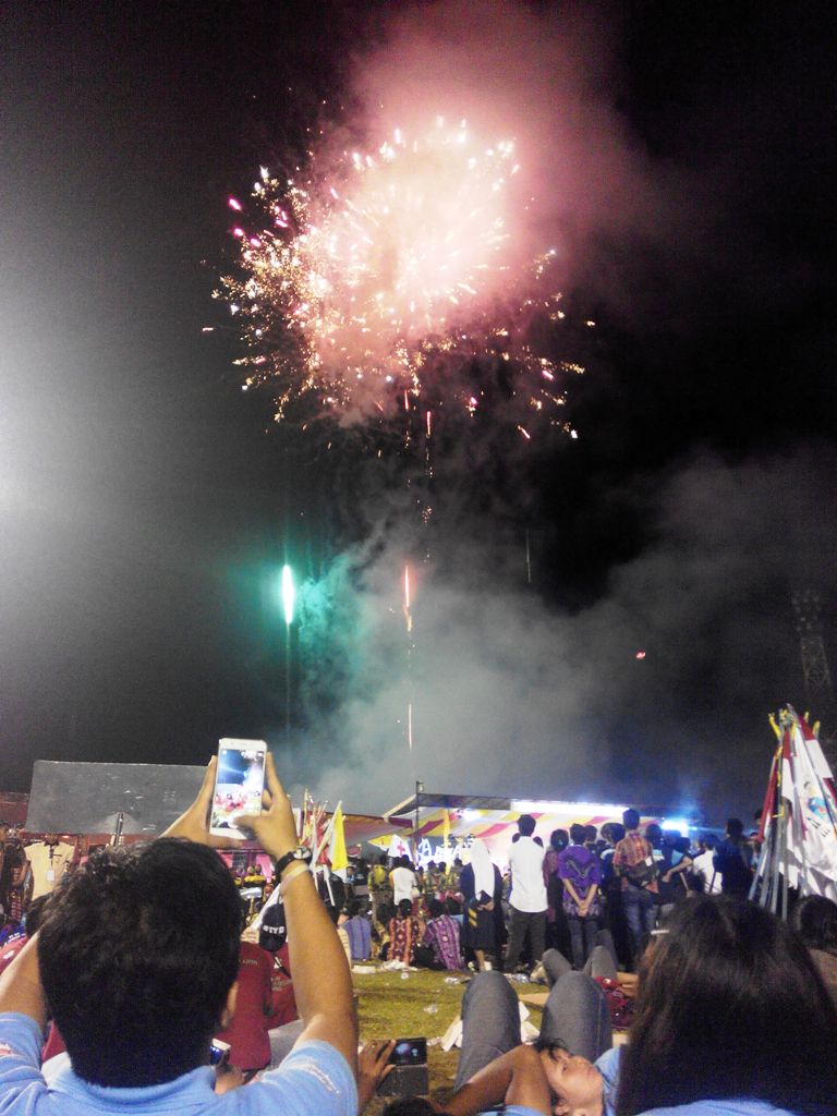 Pesta kembang api di IYD Manado 2016 Aloisius Johnsis