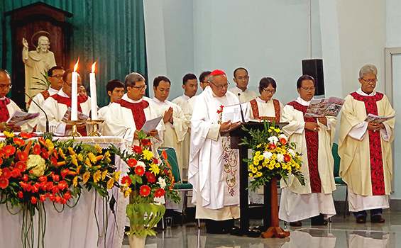 Kardinal Darmaatmadja memimpin Misa syukur ulang tahun ke-80 Seminari St Paulus Kentungan.[Fr Andreas Subekti]