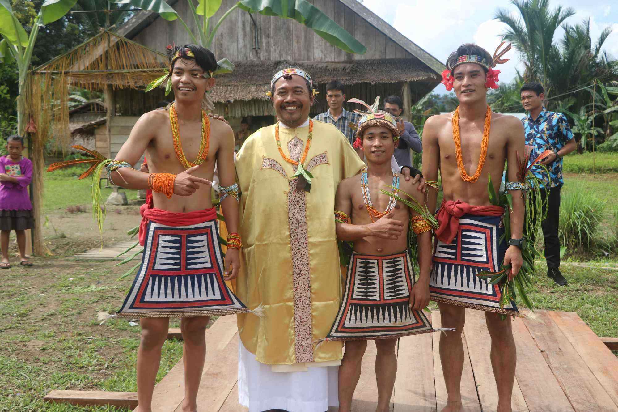 ‘Sepenggal’ Kisah Misinoaris dari “Bumi Sikerei” Mentawai ...